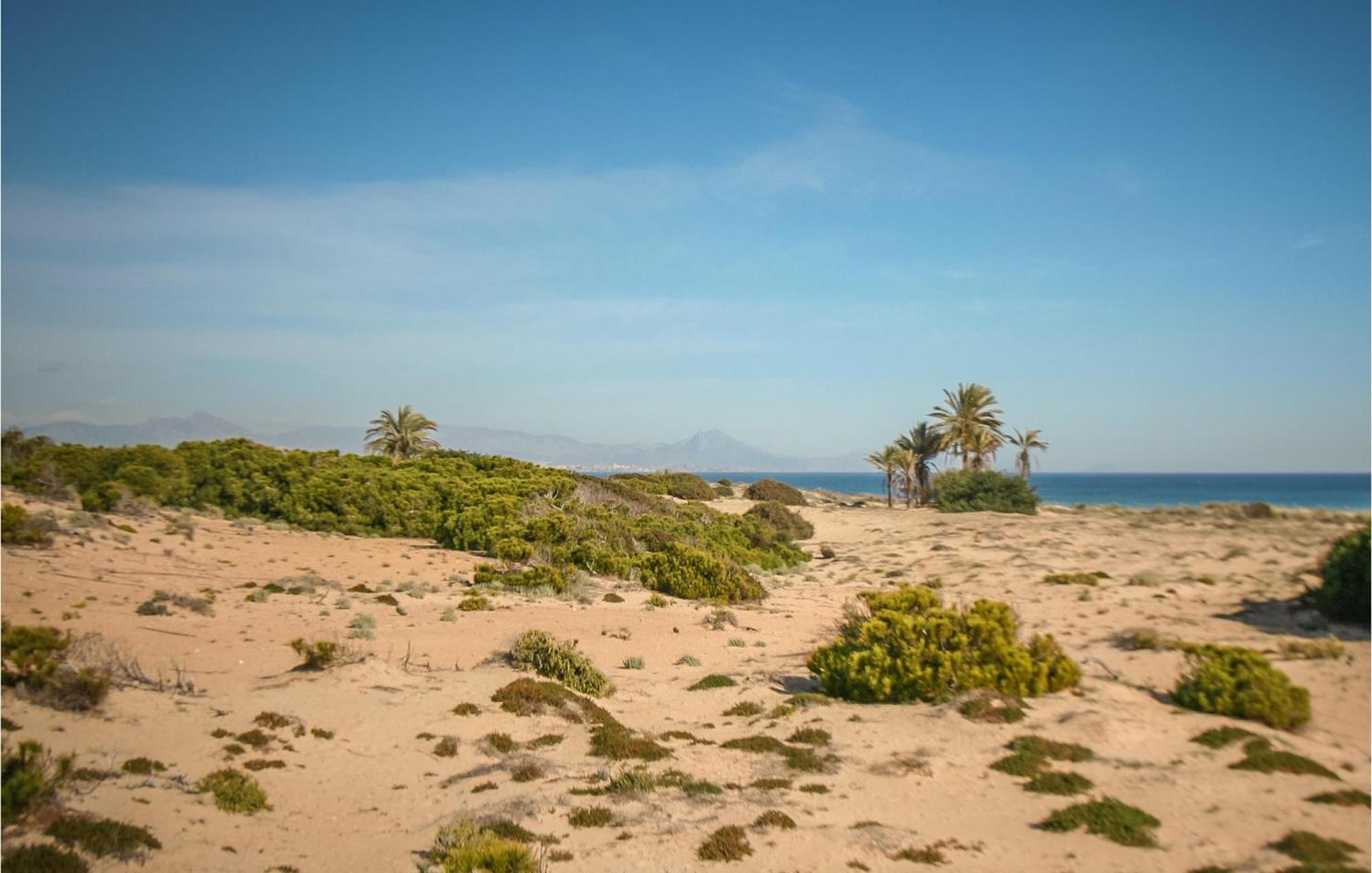 Lovely Apartment In Santa Pola With Wifi Extérieur photo